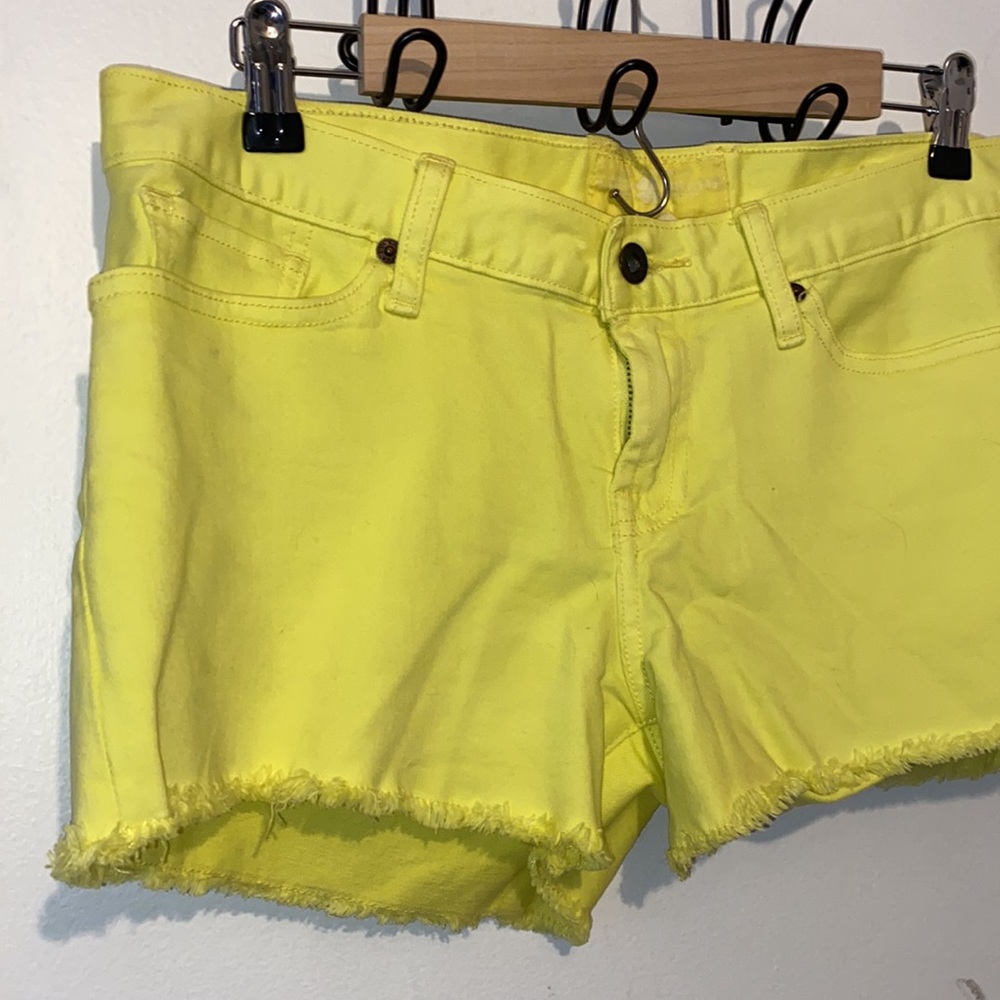 Lucky Brand Riley lemon yellow short shorts distressed hemline - Picture 2 of 8